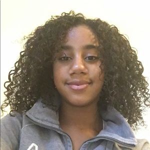 Meet your Posher, Chloe